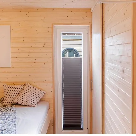 Hausboot Walfisch Mit Dachterrasse In An Der Schlei * Schleswig
