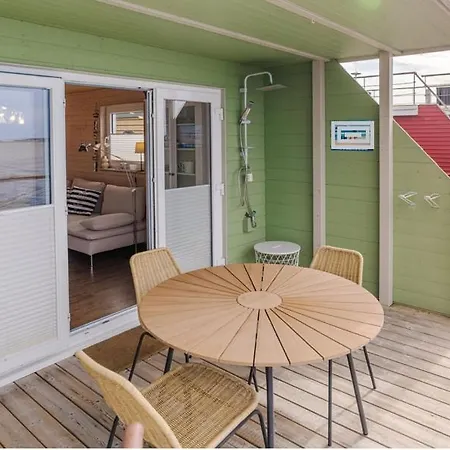 Hausboot Walfisch Mit Dachterrasse In An Der Schlei *