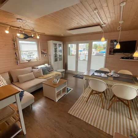 Hausboot Walfisch Mit Dachterrasse In An Der Schlei Šlesvik