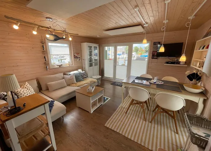 Hausboot Walfisch Mit Dachterrasse In An Der Schlei Schleswig